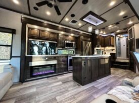 2021 Dutchmen Yukon 400RL