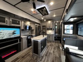 2022 KEYSTONE MONTANA HIGH COUNTRY 335BH