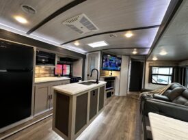 2023 Forest River Wildwood Heritage Glen 310BHI