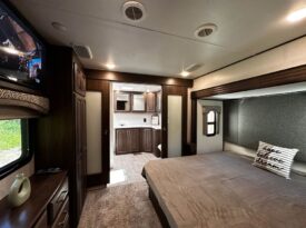 2020 KEYSTONE ALPINE 3710 KP