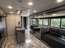 2022 Dutchmen Kodiak Ultimate 3321BHSL