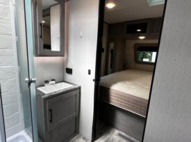 2022 Dutchmen Kodiak Ultimate 3321BHSL