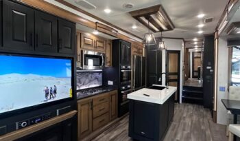 
										2021 Heartland Landmark 365 Newport full									