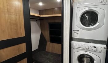 
										2021 Heartland Landmark 365 Newport full									