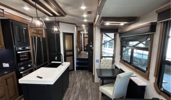 
										2021 Heartland Landmark 365 Newport full									
