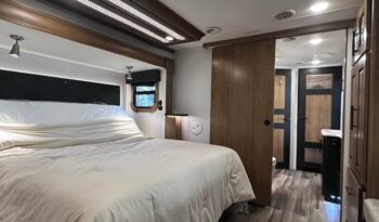 
										2021 Heartland Landmark 365 Newport full									