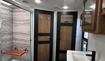
										2021 Heartland Landmark 365 Newport full									