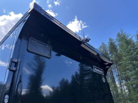 2025 Haulmark 8.5×28 7’6″ tall trailer w/ 2x escape doors, backup camera, battery