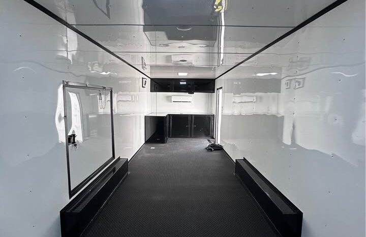 
								2026 Diamond Cargo 8.5×28 Race Car Trailer | AC | 50amp | Cabinets full									