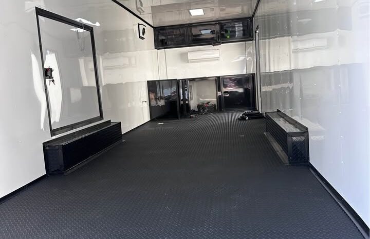 
								2026 Diamond Cargo 8.5×28 Race Car Trailer | AC | 50amp | Cabinets full									