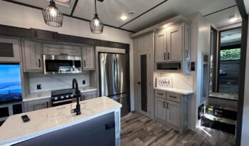 
										2023 Keystone Montana 335BH full									