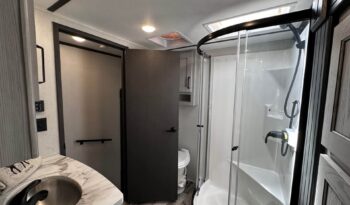 
										2023 Keystone Montana 335BH full									