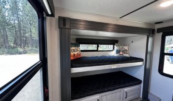 
										2023 Keystone Montana 335BH full									