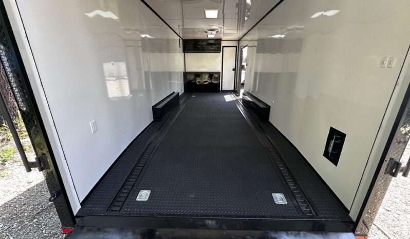 
								2026 Diamond Cargo 8.5×28 Car Trailer | Full Bath | Cabinets | AC | Awning | 50amp full									