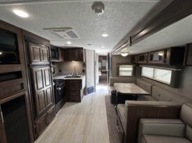 2019 Rockwood Ultra Lite 2910SBD Bunk House|1.5 Baths|Dual Entry