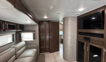 
										2019 Rockwood Ultra Lite 2910SBD Bunk House|1.5 Baths|Dual Entry full									