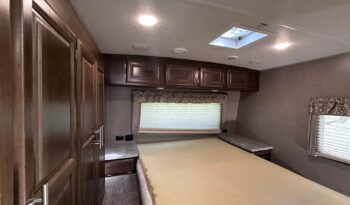 
										2019 Rockwood Ultra Lite 2910SBD Bunk House|1.5 Baths|Dual Entry full									