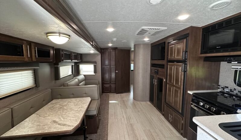 
								2019 Rockwood Ultra Lite 2910SBD Bunk House|1.5 Baths|Dual Entry full									