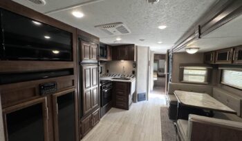 
										2019 Rockwood Ultra Lite 2910SBD Bunk House|1.5 Baths|Dual Entry full									