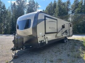 2019 Rockwood Ultra Lite 2910SBD Bunk House|1.5 Baths|Dual Entry