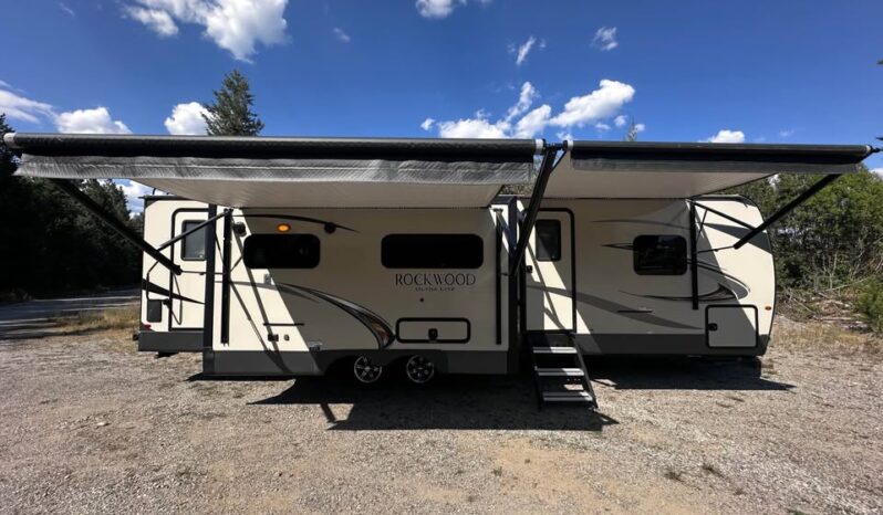 
								2019 Rockwood Ultra Lite 2910SBD Bunk House|1.5 Baths|Dual Entry full									