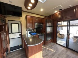 2015 Tesla 3212 Toy Hauler by Evergreen
