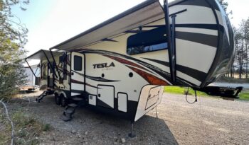
										2015 Tesla 3212 Toy Hauler by Evergreen full									