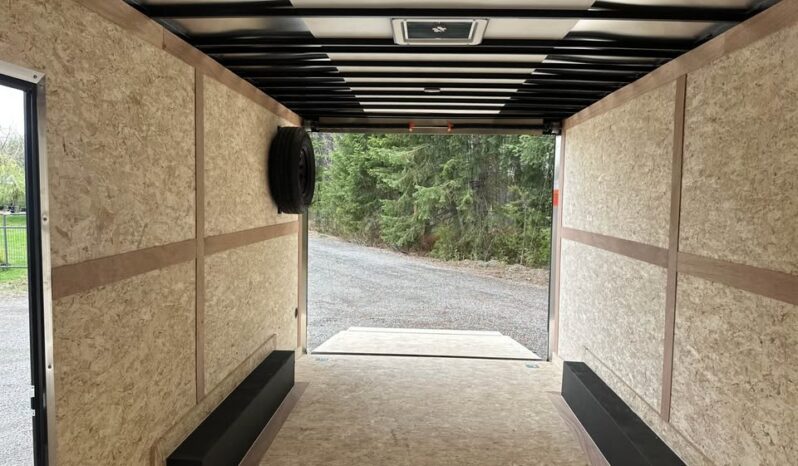 
								2026 Haulmark 8.5×18 Cargo Trailer | 90″ H | Beavertail | Phantom Trim full									