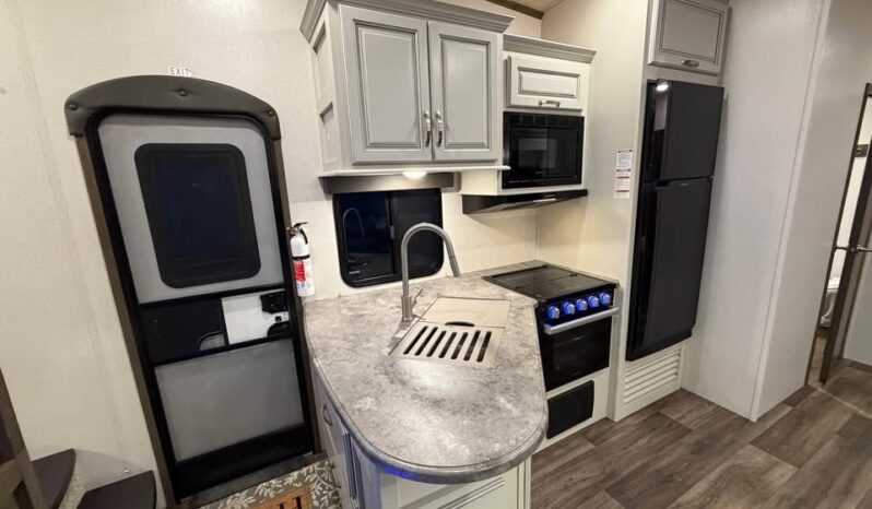 2023 Keystone Cougar 32BHS| Bunk Room | 1.5 Bath | Outdoor Kitchen | Sleeps 11!