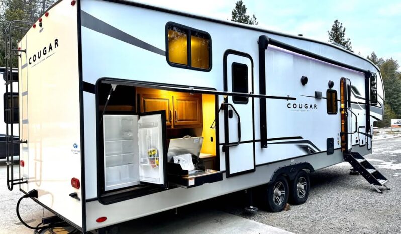 2023 Keystone Cougar 32BHS| Bunk Room | 1.5 Bath | Outdoor Kitchen | Sleeps 11!