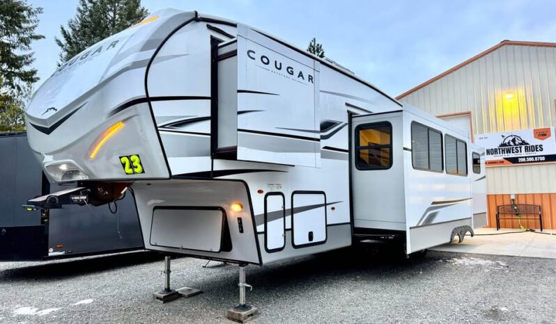 2023 Keystone Cougar 32BHS| Bunk Room | 1.5 Bath | Outdoor Kitchen | Sleeps 11!