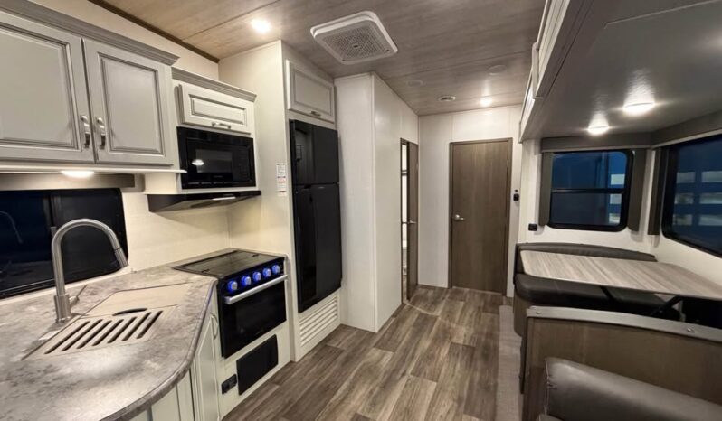 
								2023 Keystone Cougar 32BHS| Bunk Room | 1.5 Bath | Outdoor Kitchen | Sleeps 11! full									