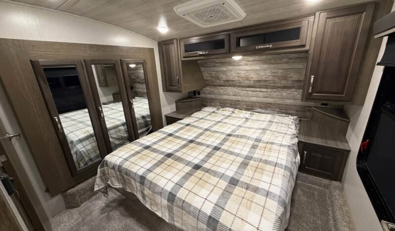 
								2023 Keystone Cougar 32BHS| Bunk Room | 1.5 Bath | Outdoor Kitchen | Sleeps 11! full									