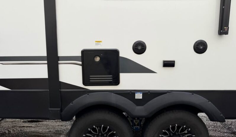 2024 COACHMEN CHAPARRAL 355FBX | 2BA 2 BD