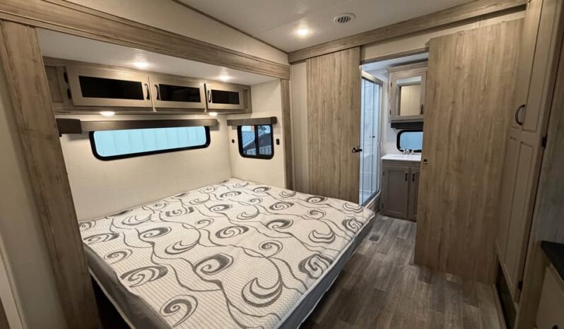 
								2024 COACHMEN CHAPARRAL 355FBX | 2BA 2 BD full									