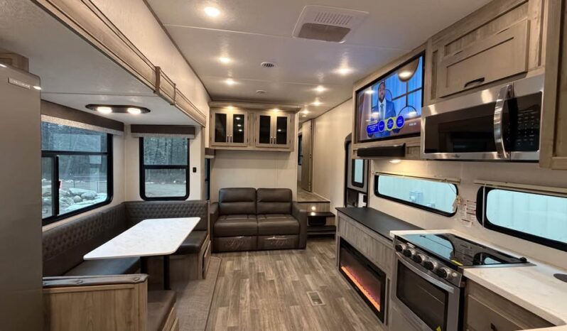 
								2024 COACHMEN CHAPARRAL 355FBX | 2BA 2 BD full									