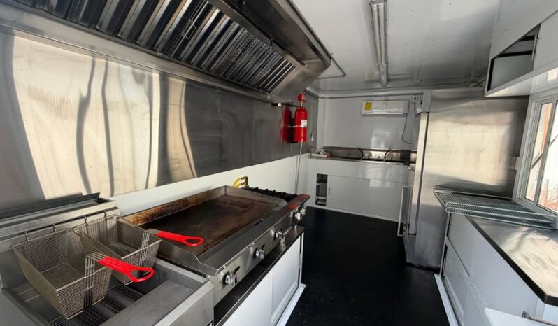 
								2025 Universal Food Trailer | Fully Equipped Kitchen | A/C full									