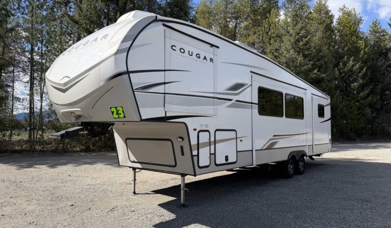 2023 Keystone Cougar 32BHS| Bunk Room | 1.5 Bath | Outdoor Kitchen | Sleeps 11!