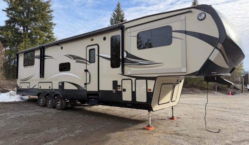 2018 Keystone Montana 380TH | Toy Hauler | Front Living
