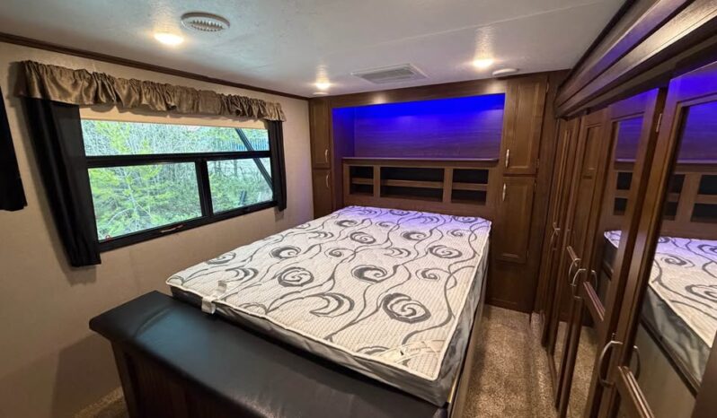 
								2018 Keystone Montana 380TH | Toy Hauler | Front Living full									