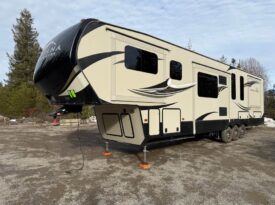 2018 Keystone Montana 380TH | Toy Hauler | Front Living