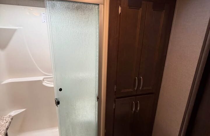 
								2018 Keystone Montana 380TH | Toy Hauler | Front Living full									