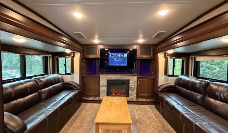 
								2018 Keystone Montana 380TH | Toy Hauler | Front Living full									