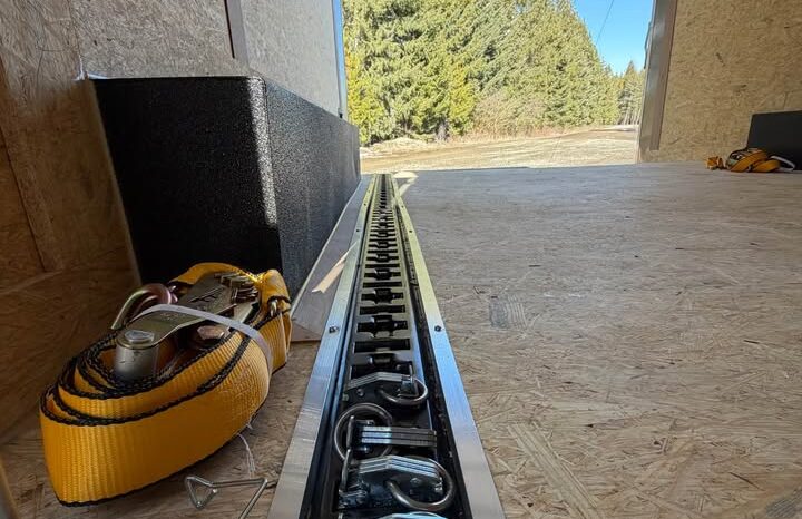 
								2026 Haulmark 8.5×18 SXS ATV Trailer | 7’6″ Tall | Polycore Panels | E-tracks full									