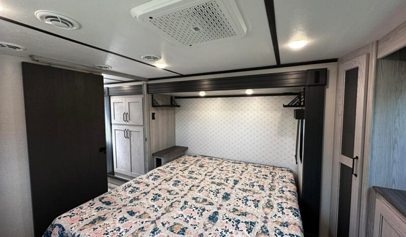 
								2023 Keystone High Country Montana 335BH | Bunk House | 1.5 Bath full									