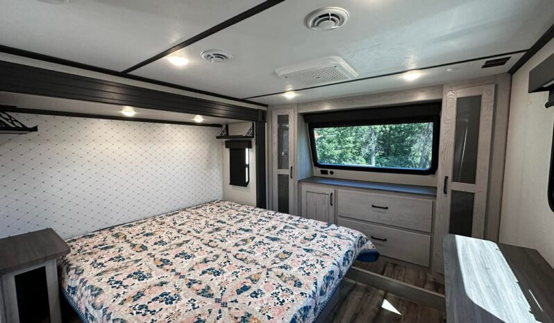 
								2023 Keystone High Country Montana 335BH | Bunk House | 1.5 Bath full									