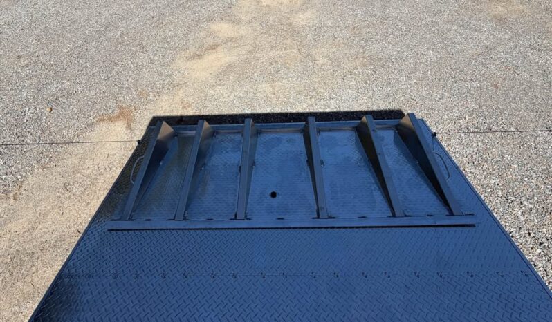 
								2025 Haulmark EDGE 8.5×24 Race Car Trailer | Finished Interior | A/C | Cabinets full									