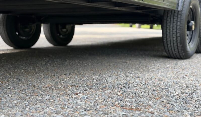 
								2026 Haulmark 8.5×28 Snowmobile Trailer | Lifted 5.2k Torflex Axles | Polybead Flooring | RV Window full									