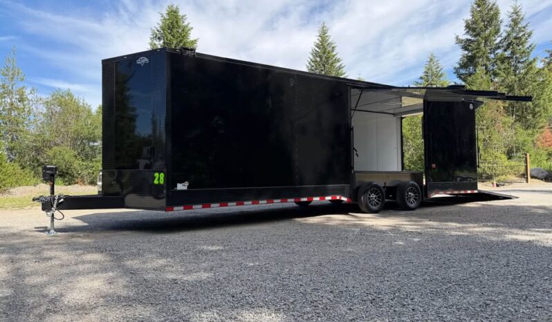2026 Diamond Cargo 8.5×28 Race Car Trailer | Insulated | Gullwing Door | 50 amp | 6k Torsion Axles