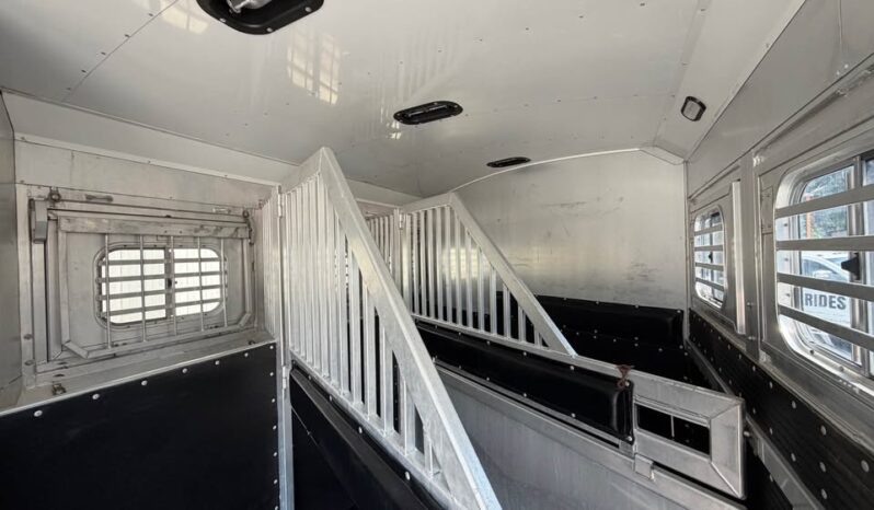 
								2002 Platinum Coach 3 Horse Trailer with Living Quarters (LQ) full									